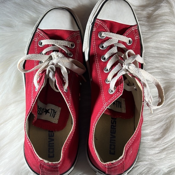 Converse red low top sneakers mens 6 woman’s 8 - Picture 6 of 6